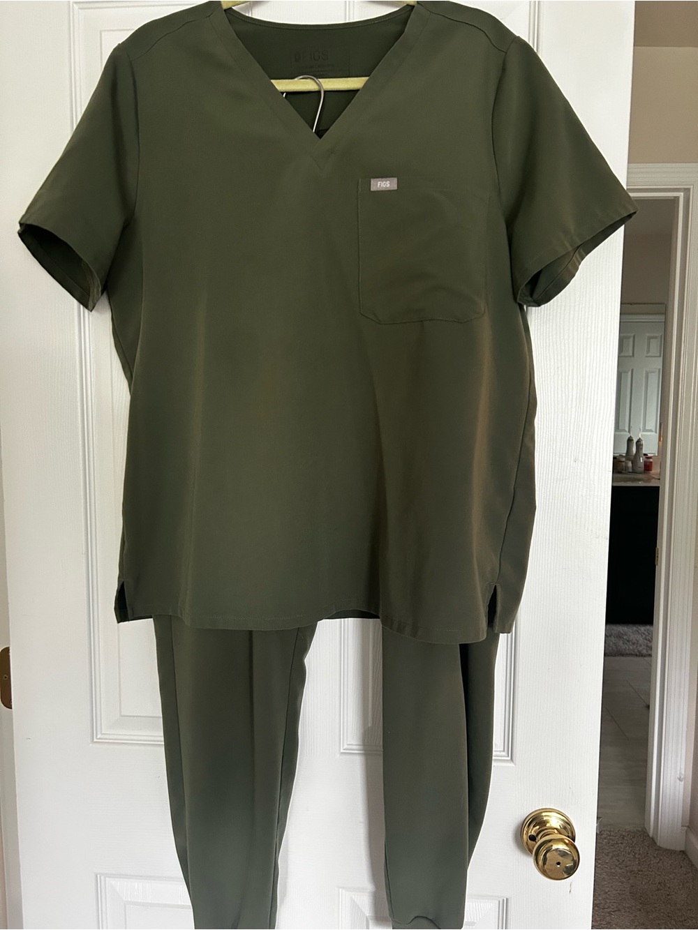 Figs Olive Scrub Set - V-Neck Top with Pocket & Matching Pants